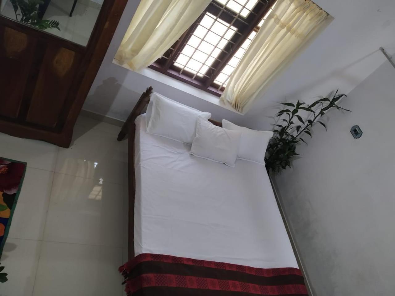 Avani Home Stay Iritti Exterior photo